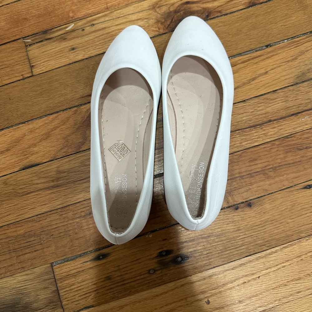SHEIN White Pointed-Toe Ballet Flats